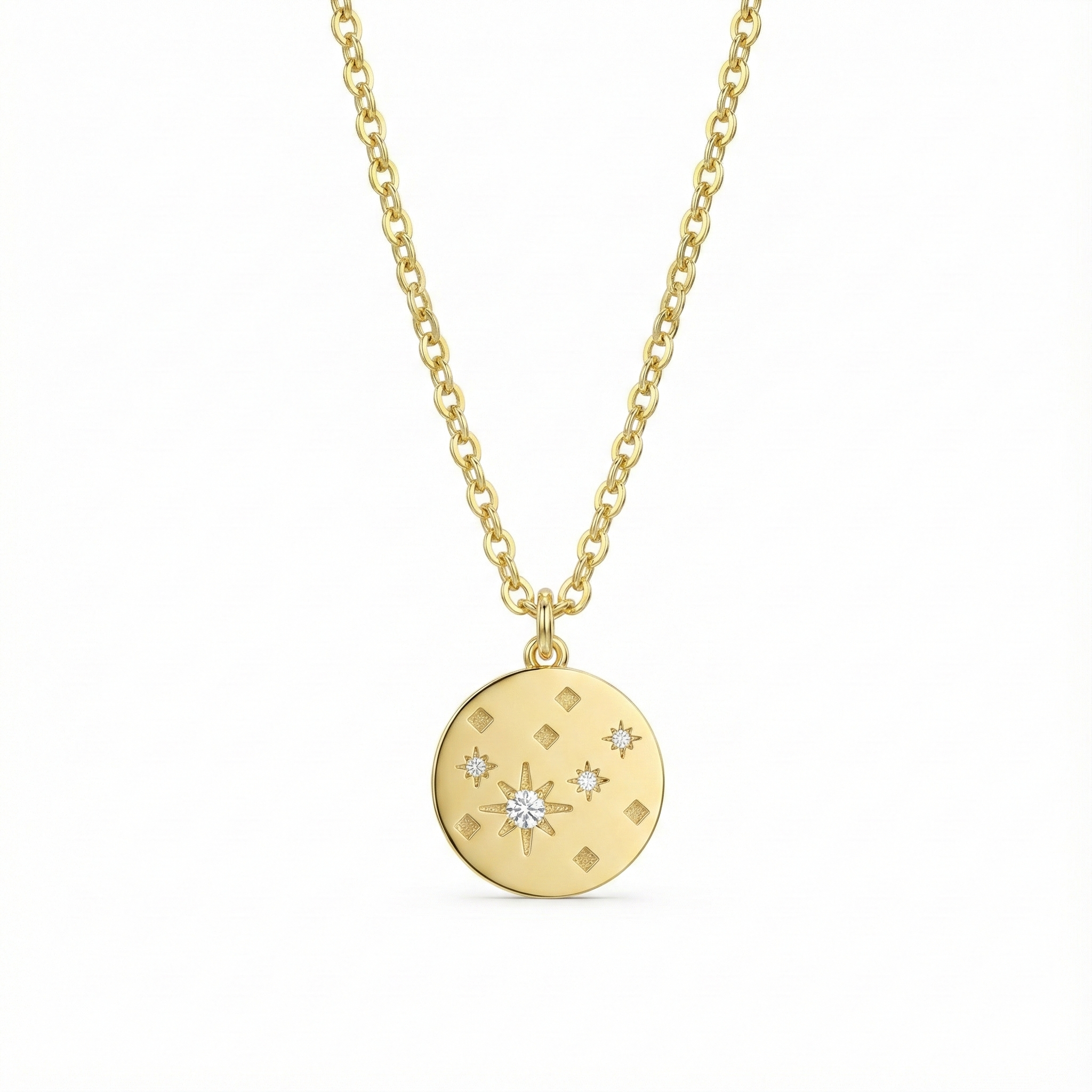 Collier doré à l’or 18k avec médaillon gravé d’étoiles